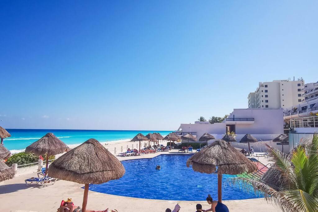 Villa Aurora Beautiful Beachfront Apartment 坎昆 外观 照片
